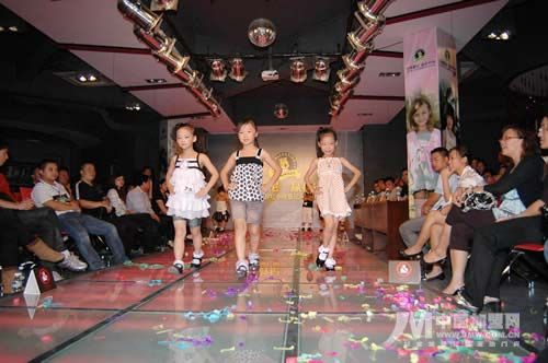 �������´��ڞg�[�DƬ